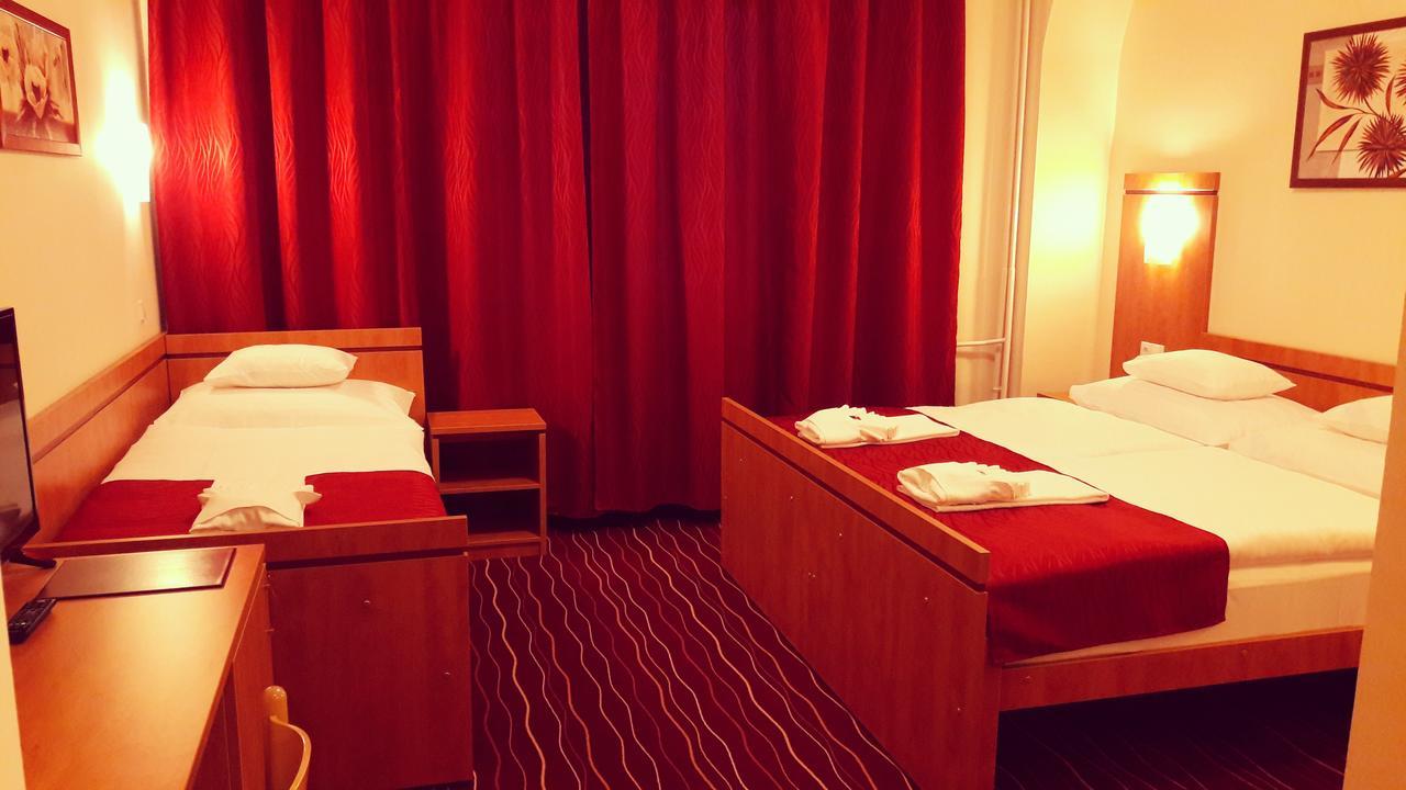 Diana Club Hotel Budapest Exterior foto