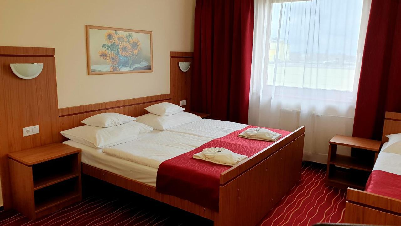 Diana Club Hotel Budapest Exterior foto