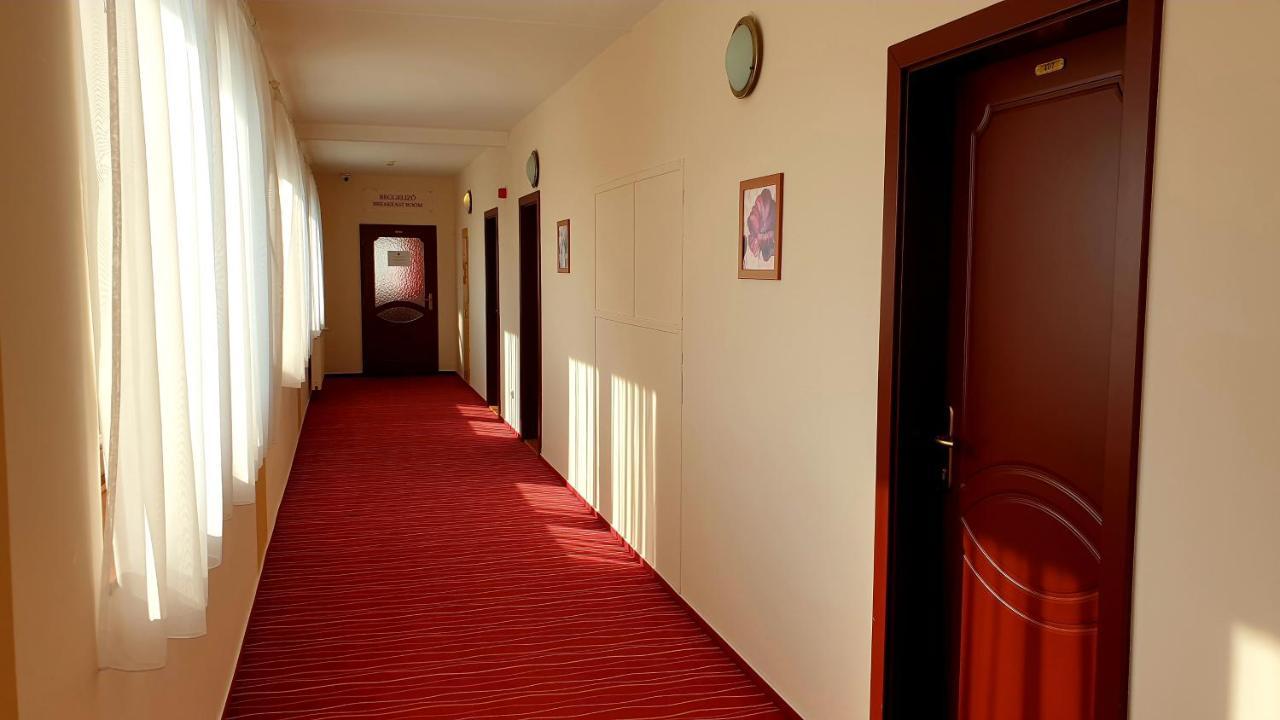 Diana Club Hotel Budapest Exterior foto